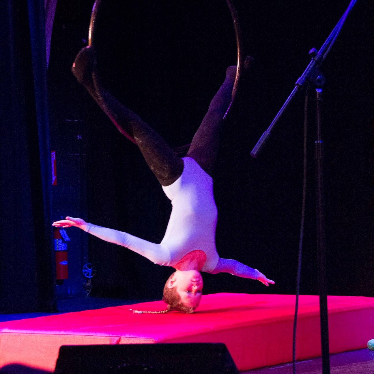 Ruby Hoop performance at Arena Theater